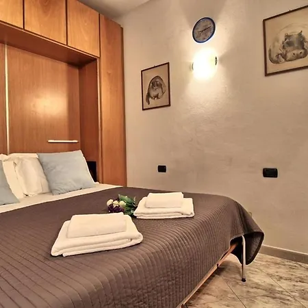 Logicasa Como Centro Apartment